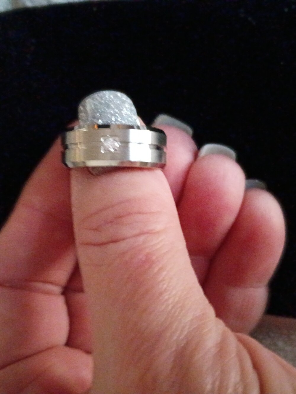 YIFSIY White Gold Stainless Steel CZ Wedding Band Ring – Size 7 – Unisex